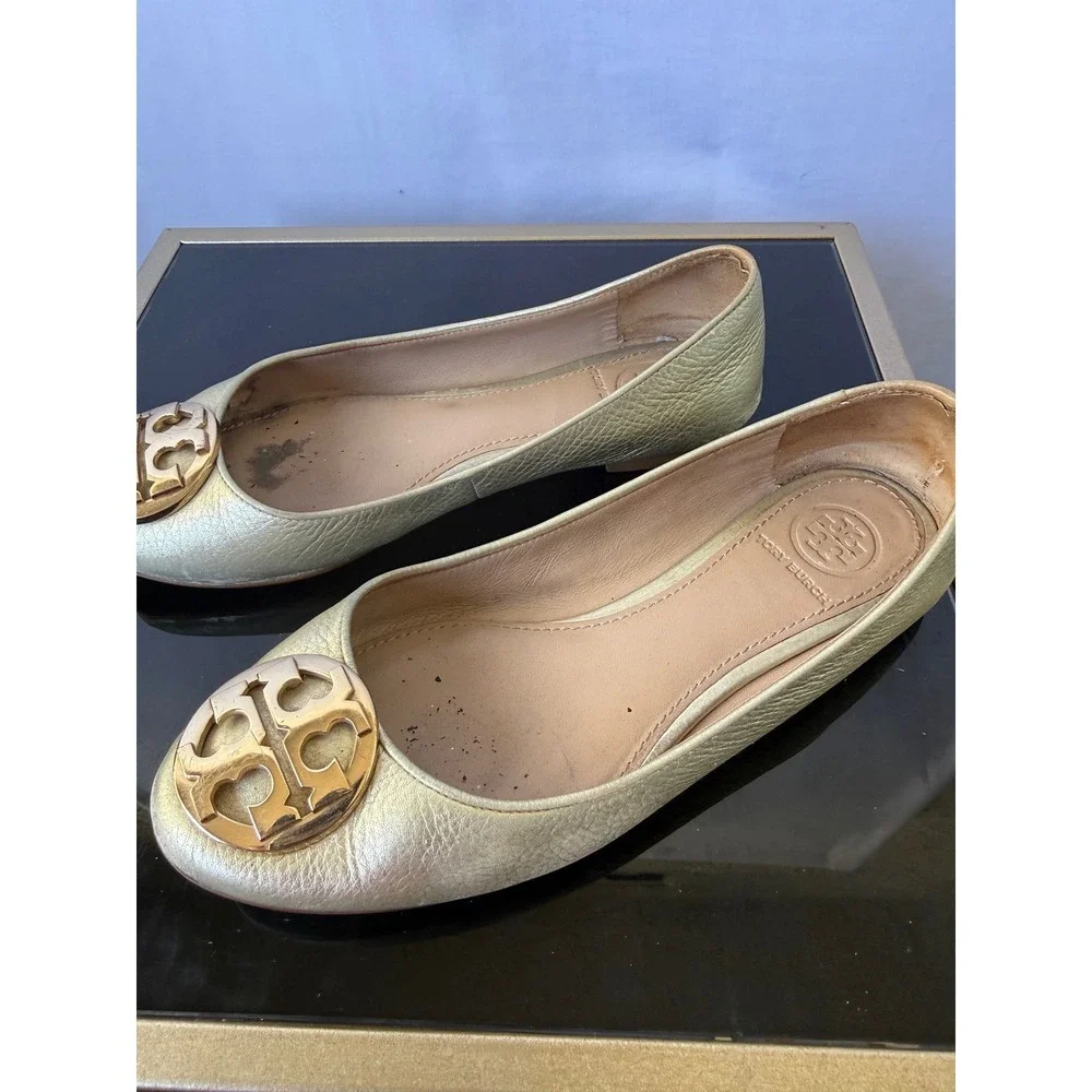 Tory Burch Reva Gold Metallic Pebbled Leather Ballet‎ Flats Logo Medallion 4.5